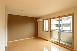 コリーヌ・ドゥ 1階1LDKのリビング/ダイニング