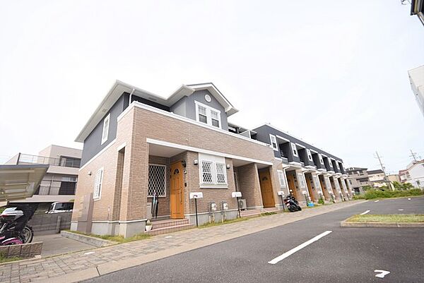 寝屋川市 大阪府 の駐車場 ガレージ付きの一戸建て 一軒家 貸家の賃貸物件を探す こだて賃貸