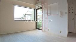 オリバーハウス1 2階ワンルームのリビング/ダイニング