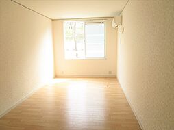 エステートピア吉川 1階1Kのリビング/ダイニング