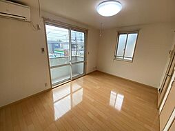 ルミエールI 2階1Kのリビング/ダイニング