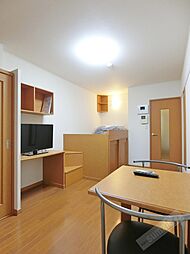 レオパレスエスコート 1階1Kのリビング/ダイニング