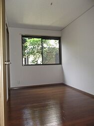 クイーンズコート 1階3DKのリビング/ダイニング