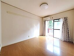 チェルトナムＩＩＩ 2階1Kのリビング/ダイニング