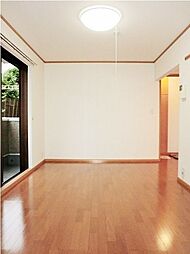 アン・ミュ−ル 101 1階ワンルームのリビング/ダイニング