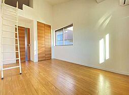 グロリアグランデ 102 1階1Kのリビング/ダイニング