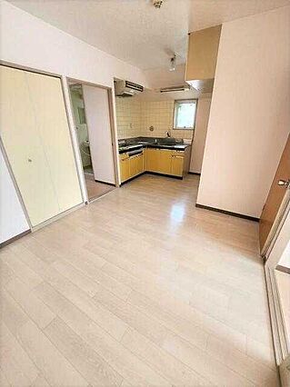 フレンドポート十日市場_内装_0