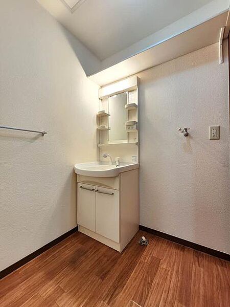 apartment 福島県白河市古高山3-97
古高山の賃貸情報を見る
物件地図