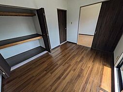 オークウッドI 2階3DKのリビング/ダイニング