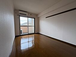 多摩都市モノレール 中央大学・明星大学駅 徒歩5分の賃貸マンション 4階1Kのリビング/ダイニング