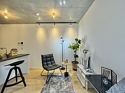 trias111 1階ワンルームのリビング/ダイニング