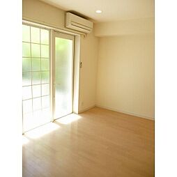 アムール Ｒ 2階1LDKのリビング/ダイニング