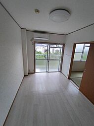 エステートロイヤル 202 2階2DKのリビング/ダイニング