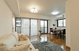 マージュ市谷柳町 702 7階1LDKのリビング/ダイニング