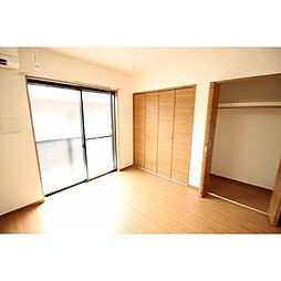 多摩都市モノレール 柴崎体育館駅 徒歩13分の賃貸アパート 1階1Kのリビング/ダイニング