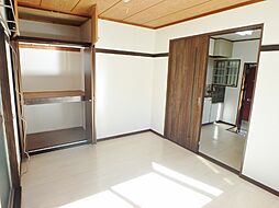 京王相模原線 南大沢駅 バス15分 めぐみ野下車 徒歩3分の賃貸アパート 2階1Kのリビング/ダイニング