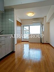 プラザローヤル5 7階ワンルームのリビング/ダイニング