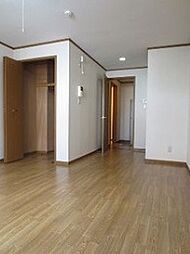 エステート・レイI 1階ワンルームのリビング/ダイニング