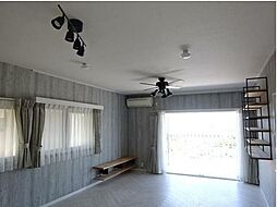 アウトドアヒルズ南平 1 2階3SLDKのリビング/ダイニング