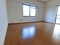 ブールバール泉ヶ丘 2階1LDKのリビング/ダイニング