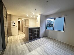 トレビ・フォンタナ 101 1階2LDKのリビング/ダイニング