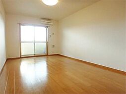 サンリット・シーズン 101 1階1Kのリビング/ダイニング