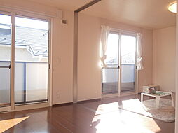 アゼリアコート　II 201 2階2LDKのリビング/ダイニング