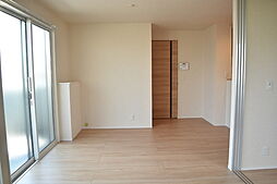 くおん嵯峨　東棟 2階3LDKのリビング/ダイニング