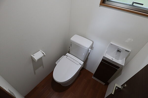 画像8:広いスペースで使いやすいトイレです