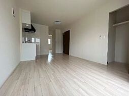 オアシス久米 201 2階1LDKのリビング/ダイニング