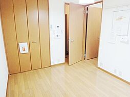 レトア・ジュン 1階1Kのリビング/ダイニング