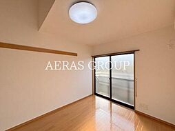 ザ・ロイヤルIII 2階1Kのリビング/ダイニング