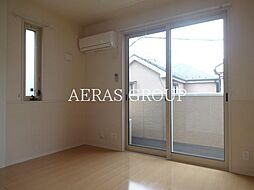 マナーハウス.T. 2階ワンルームのリビング/ダイニング