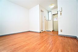 ブルーメゾン B102 1階ワンルームのリビング/ダイニング