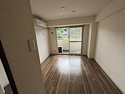 ジュネス桜ヶ丘 4階1Kのリビング/ダイニング