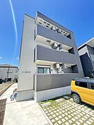 鳳駅より徒歩8分 築5年4ヶ月 3階建の賃貸物件