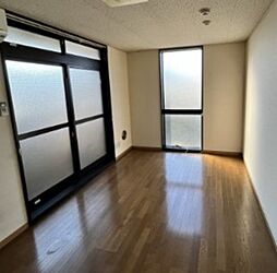 レオパレスBLOWIN IN THE WIND 1階1Kのリビング/ダイニング