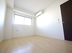 ジ・エレガンス城山 1階1LDKのリビング/ダイニング