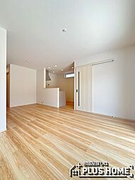 ヤマイチテラス西浜 1階3LDKのリビング/ダイニング