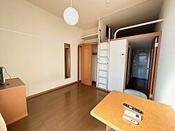 レオパレスＣＬＯＶＥＲ 1階1Kのリビング/ダイニング