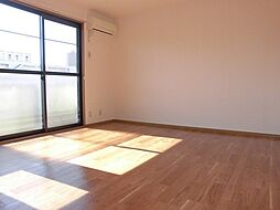 ピュアロータス 3階2LDKのリビング/ダイニング