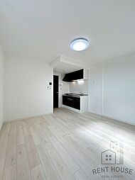 ジーメゾン高石千代田 3階1LDKのリビング/ダイニング