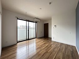 小田急小田原線 新百合ヶ丘駅 徒歩13分の賃貸マンション 1階1Kのリビング/ダイニング