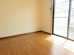 フェニックスカネヨ平和台 1階1DKのリビング/ダイニング