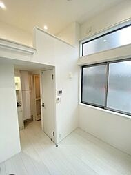 高円寺プレイス 1階ワンルームのリビング/ダイニング