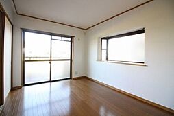 ロイヤルプラザ大岡 303 2階2DKのリビング/ダイニング