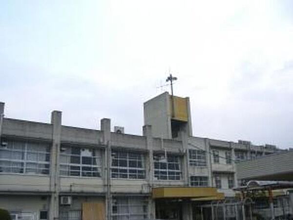 画像4:枚方市立東香里小学校 456m