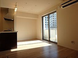 グラン・ダレ 102 1階1LDKのリビング/ダイニング