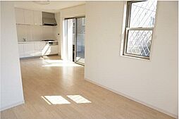 ヒルトップハウス D 2LDKのリビング/ダイニング