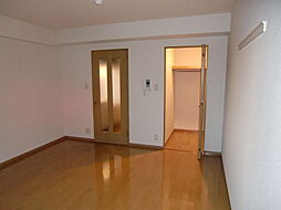 コンフォートアベニュー 4階1Kのリビング/ダイニング